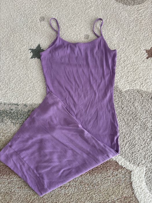 AMISU dopasowana prążkowana liliowa/ fioletowa sukienka midi EU 38