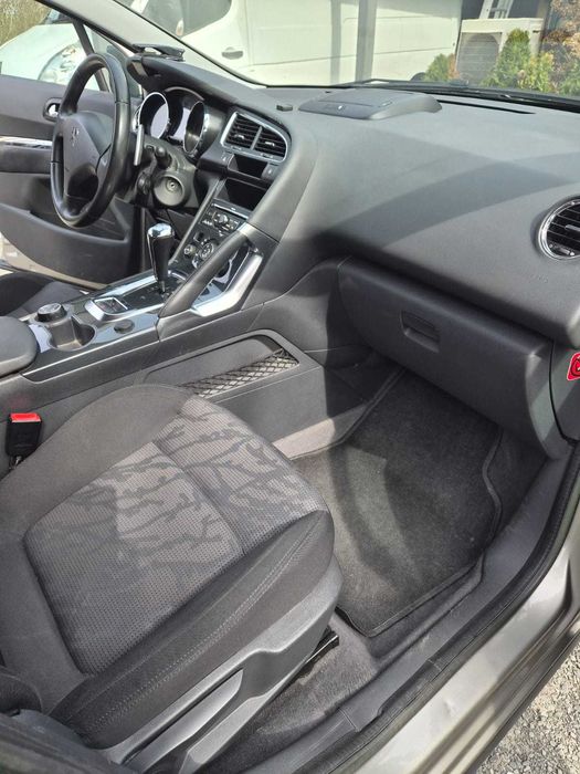 Peugeot 3008   2011