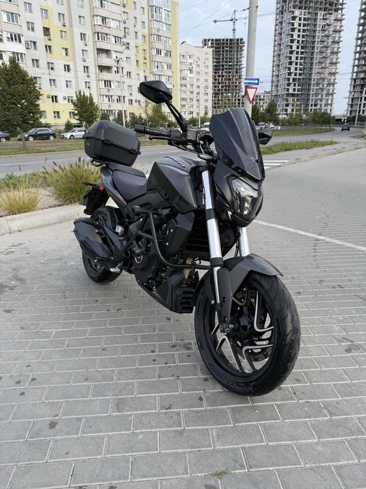 Мотоцикл Bajaj dominar 400 турист