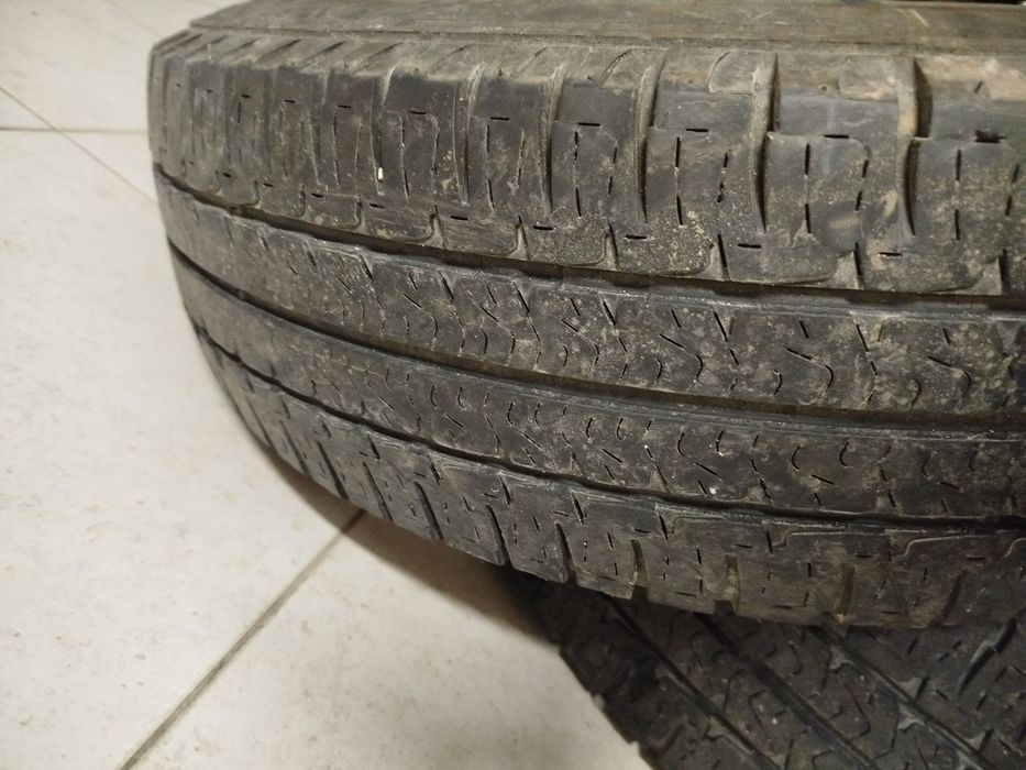 2 Pneus 225/75R16 Michelin Agilis Camping