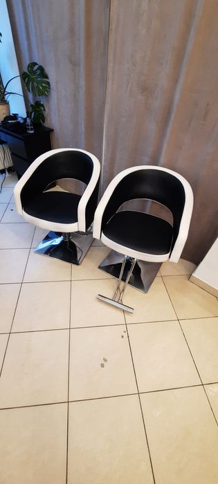 Fotele fryzjerskie 2szt (koszt za komplet)