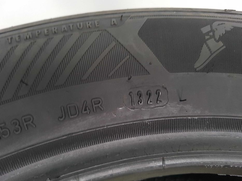 Opona Letnia Goodyear Efficient Grip 215/55R17  215/55/17