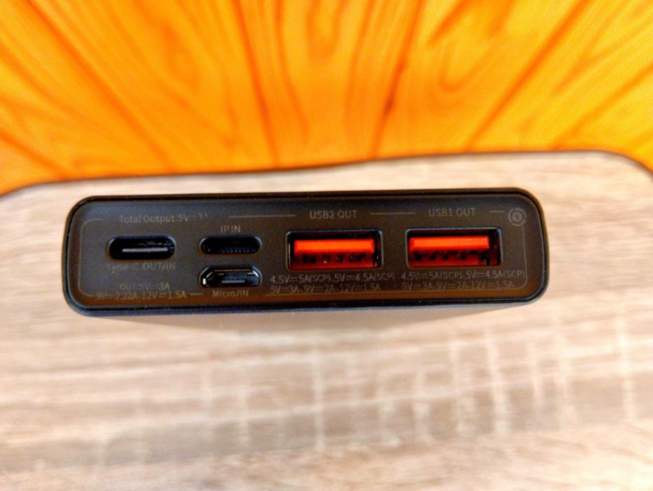 Новий павербанк Baseus швидка зарядка