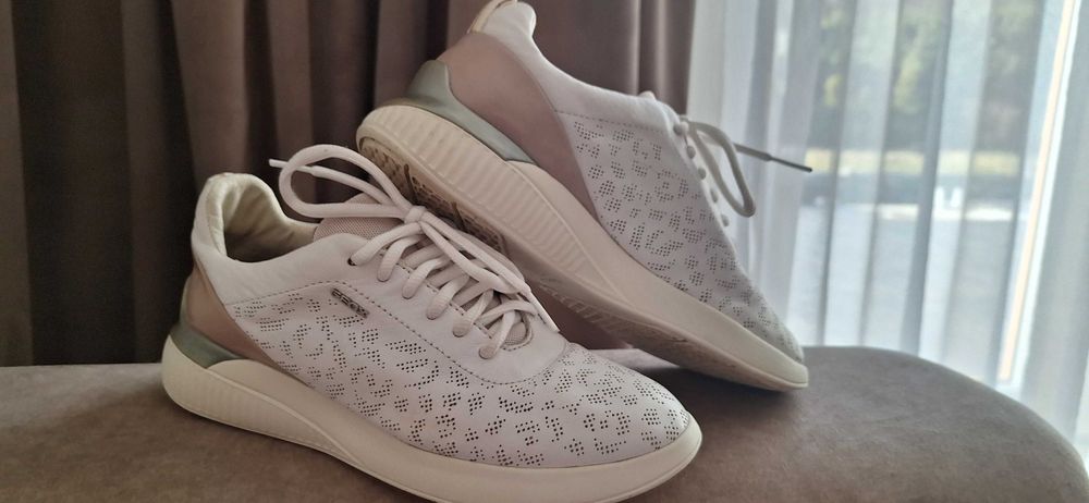 Sneakersy ażurowe oddychające Geox skóra naturalna