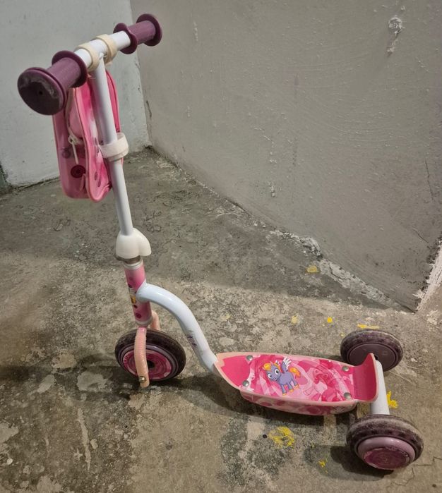 Hulajnoga trzykolowa