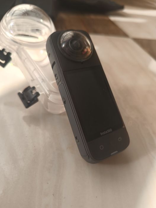 Kamera Insta 360 X4