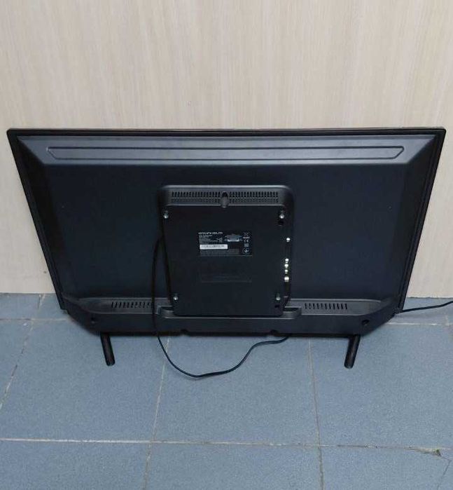 Телевізор Grunhelm 32H300-Т2