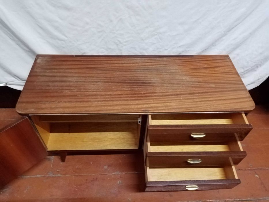 Тумбочка,комод или под ТВ. тех времен...