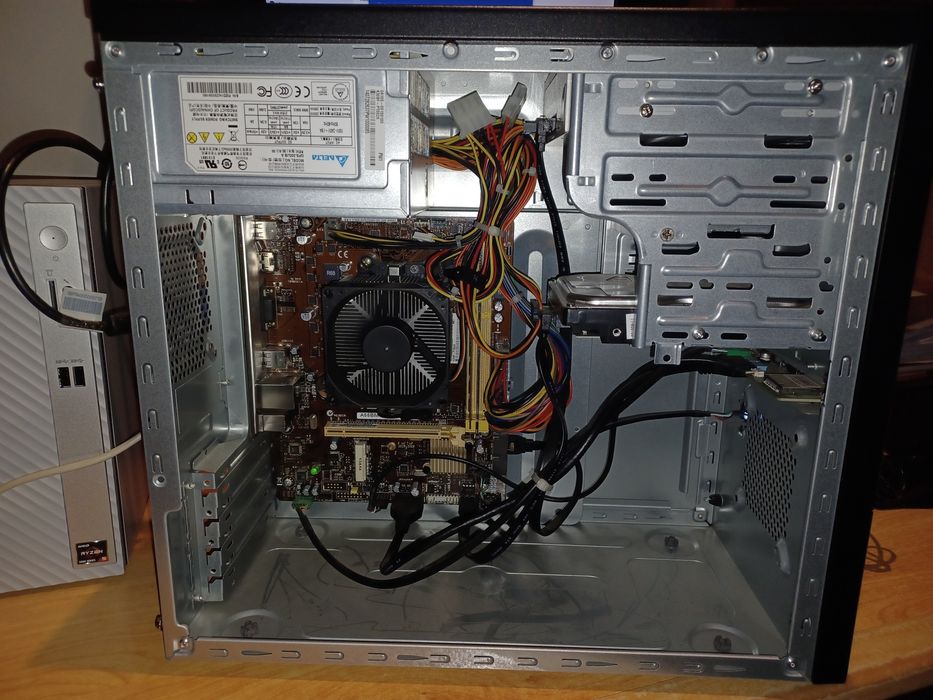 Desktop Asus a funcionar