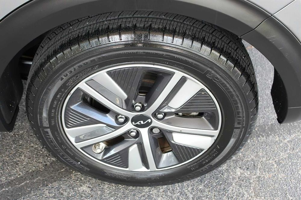 Kia Niro EX Premium      2022