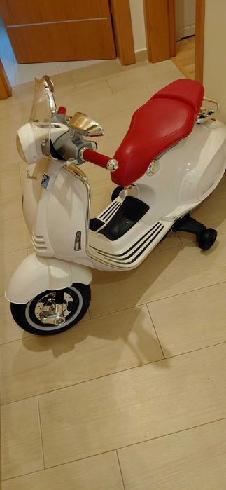 vespa a bateria para criança