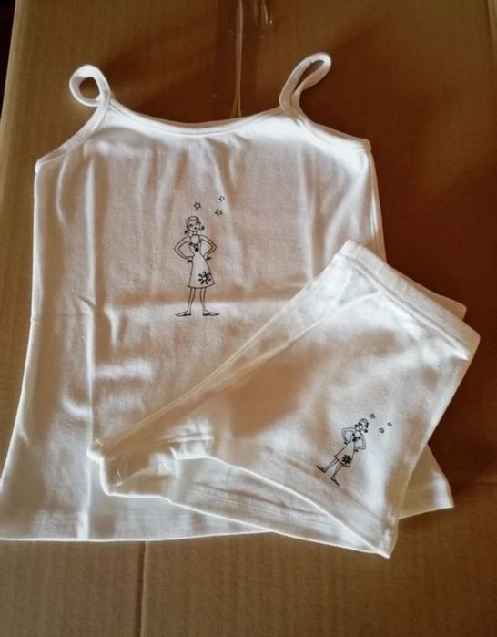 Camisas de noite e pijamas novos