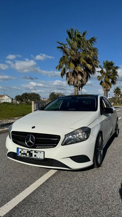 Mercedes A 180 com sistema de gravação para o telemóvel