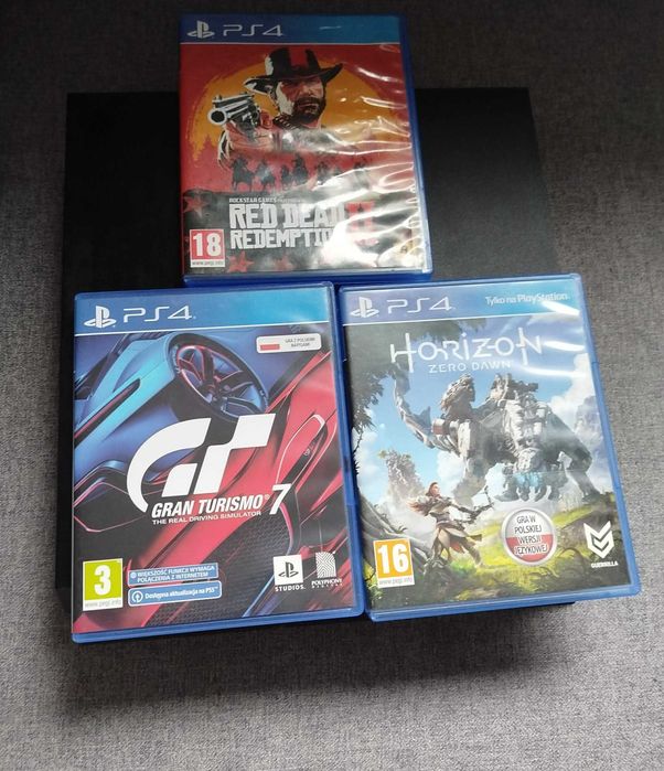 Konsola ps4 z grami i dwoma padami