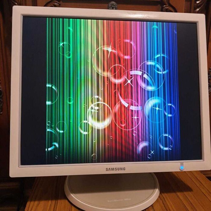 Робочий монітор Samsung SyncMaster 960 BF 19"