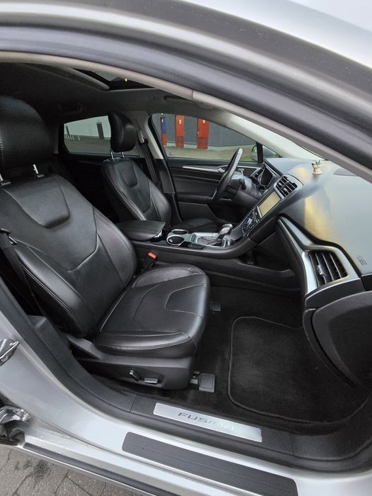 Ford Fusion Titanium Hybrid 2013