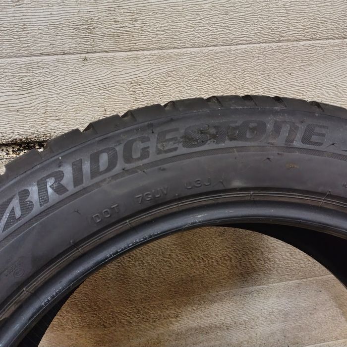 Bridgestone opona zimowa 255/50R20 rok 2022
