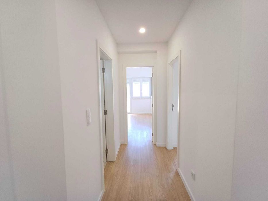 Apartamento T3 Remodelado – Duas Frentes, Suite e Varandas – Benfica