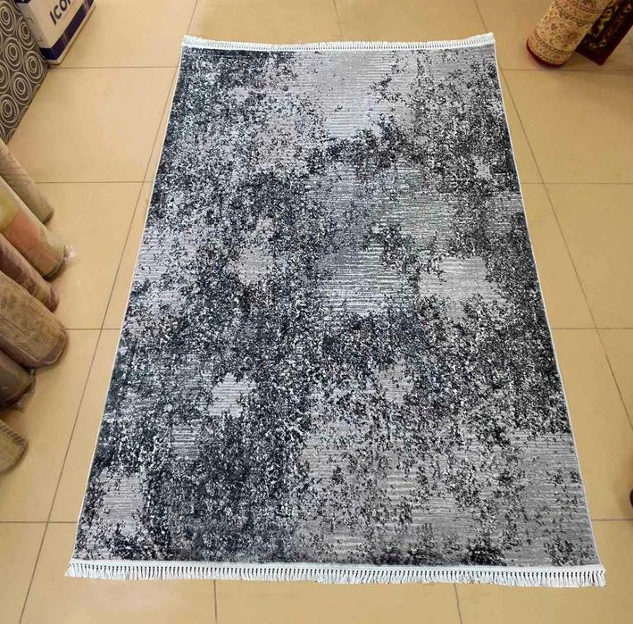 Сучасний килим або доріжка на підлогу