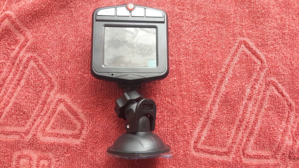 Автомобильный  Full  HD  Видеорегистратор ( 1920x1080 )