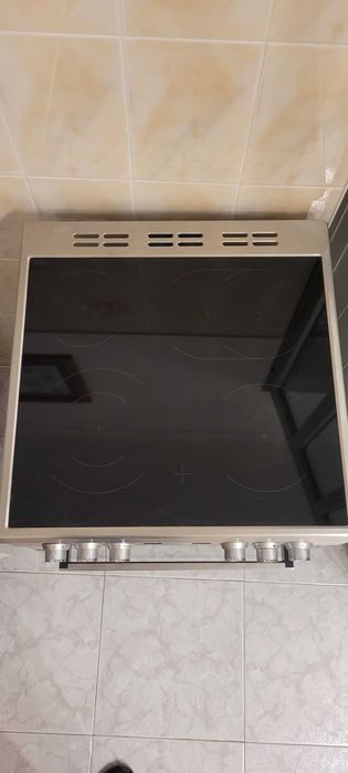 Fogão eléctrico com placa