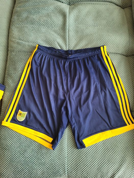 Продам шорты адидас металлист оригинал