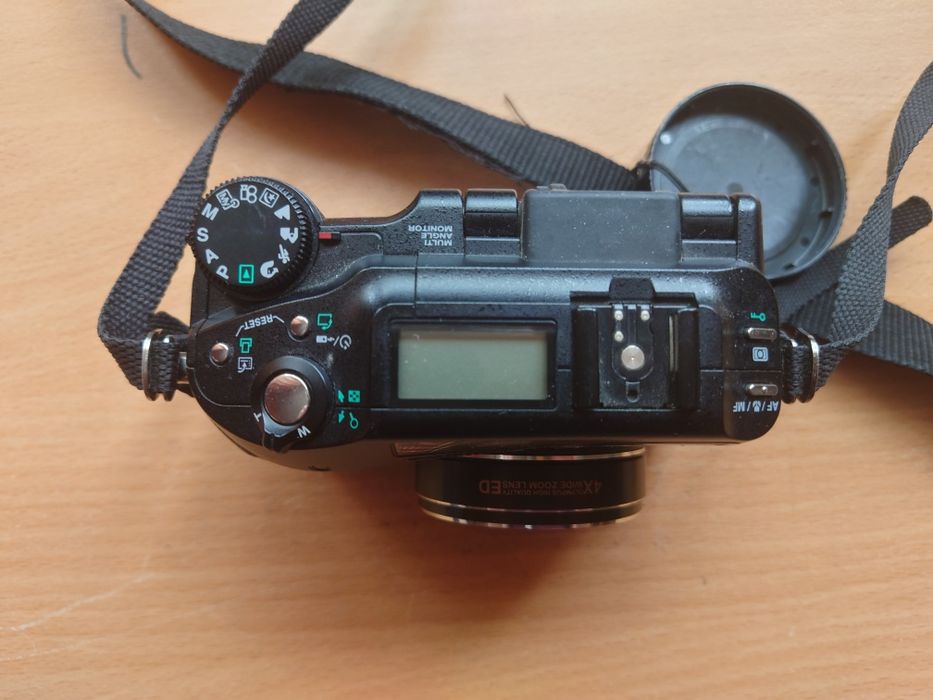 Olympus Camedia C-5060 wide zoom