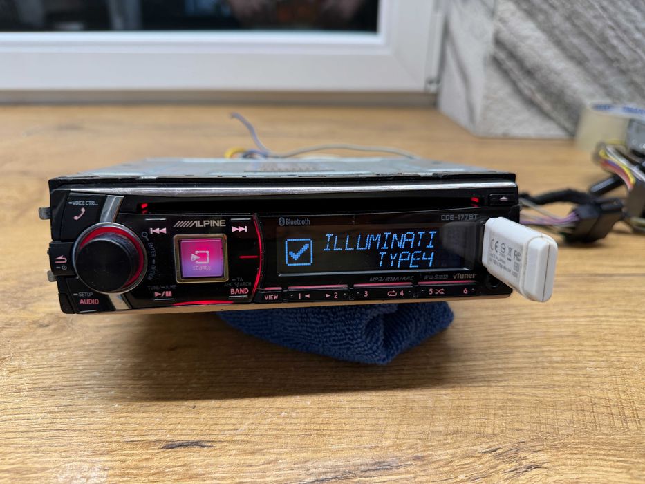 radioodtwarzacz Alpine CDE-177BT