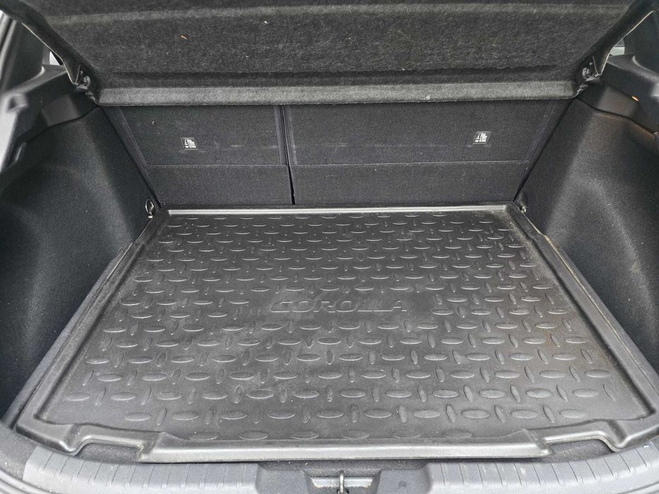 TOYOTA COROLA Luxury Black (Excelente Estado)