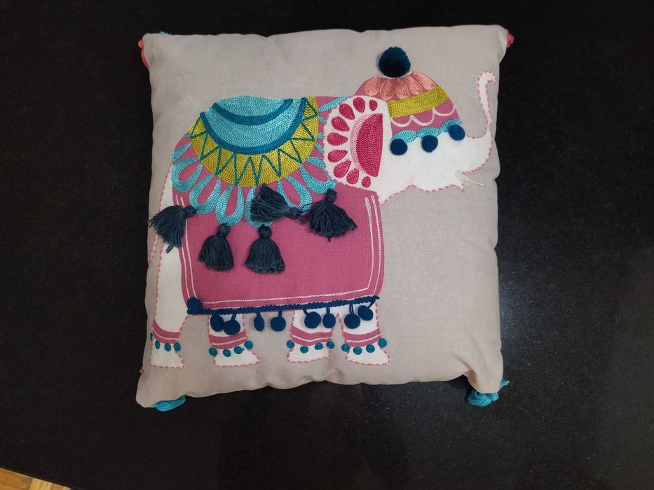 Decorative Pillows64751809593347122