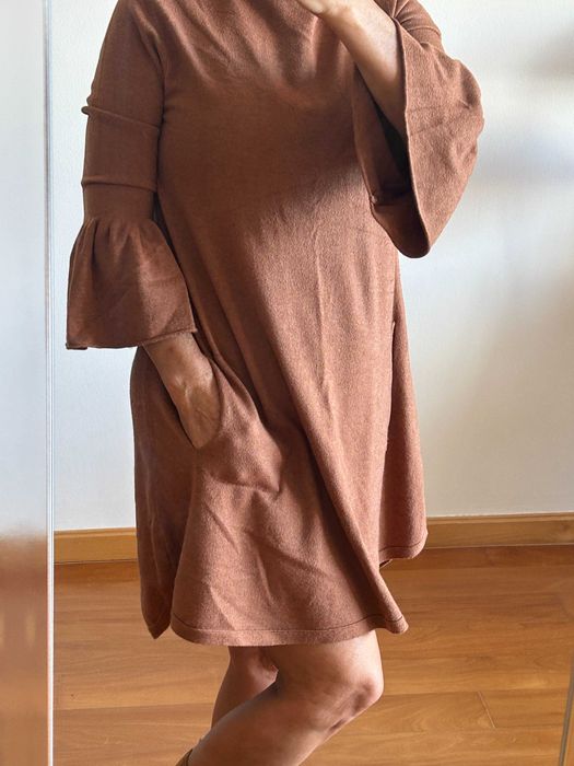 Vestido de malha com bolsos