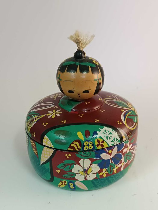 Fabulosa caixa de madeira com bases para copos pintadas á mão Japão