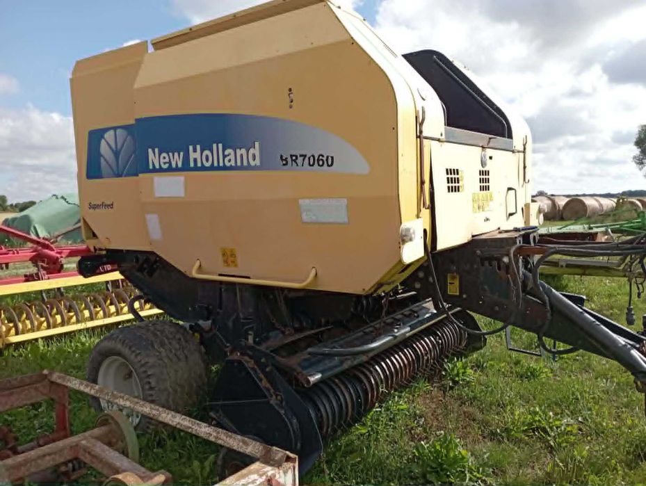 new holland  br 7060