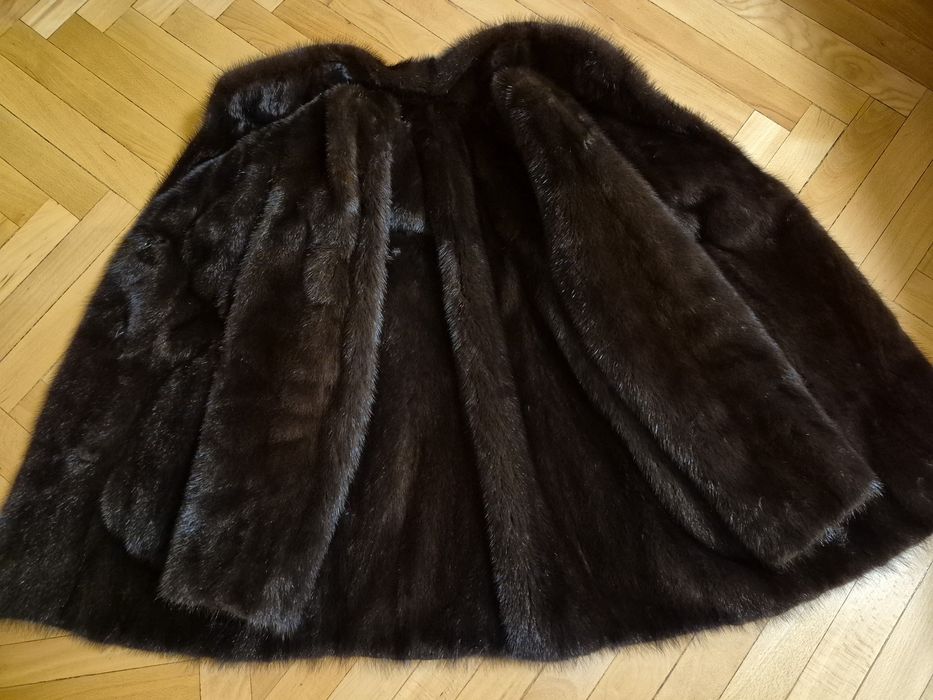 Тепла натуральна норкова шуба