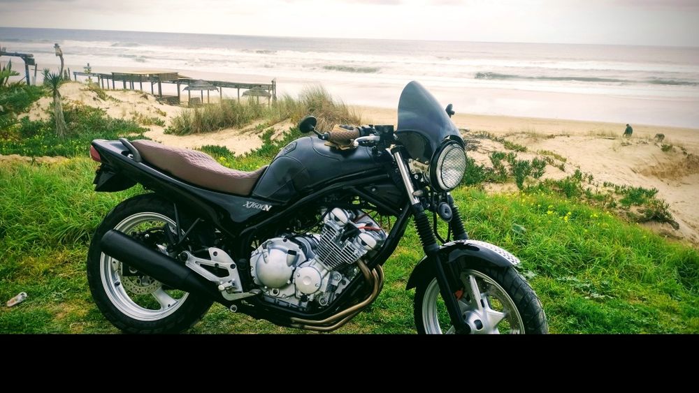 Yamaha XJ 600N clássica