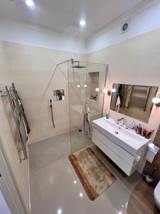 Преміальна видова 3-к. квартира з дизайнерським ремонтом | 121 м²