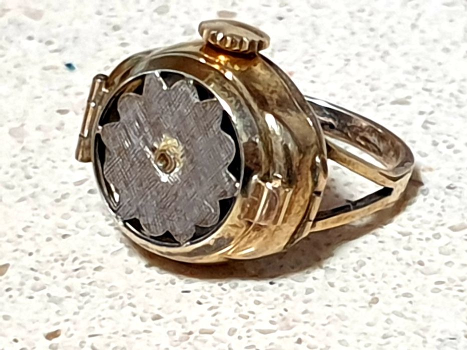 Raro antigo anel de relógio EMEWO com plaque  de ouro