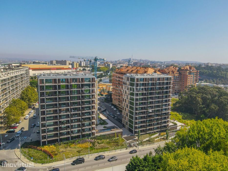 T1 Novo Condominio Fechado c/ Vistas e Lugar de Garagem na Afurada