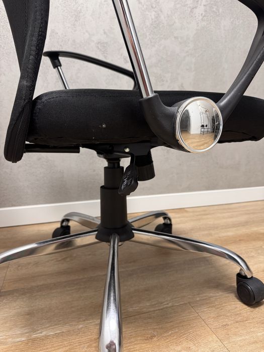 Komplet 5 krzeseł biurowych 50 zl/szt