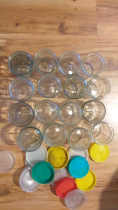 Stare szklanki musztardówki