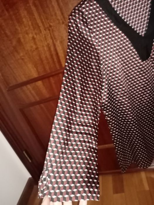 Blusa como nova da Mango
