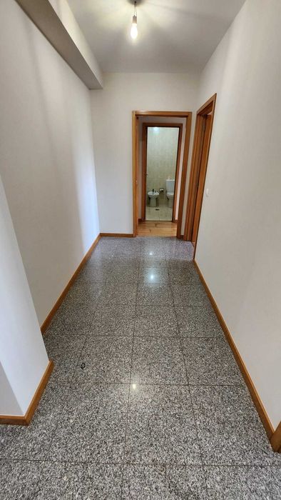 Apartamento T2 em Azurara