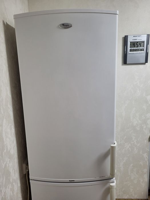 Холодильник Whirlpool