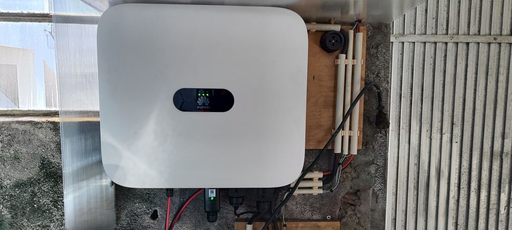 Inversor solar híbrido Huawei trifásico