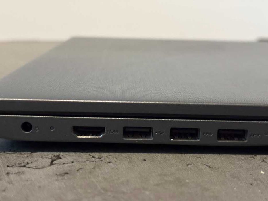 Laptop Lenovo V15 ADA | Ryzen 3 | 8GB RAM | 240GB SSD | Win 11 Pro