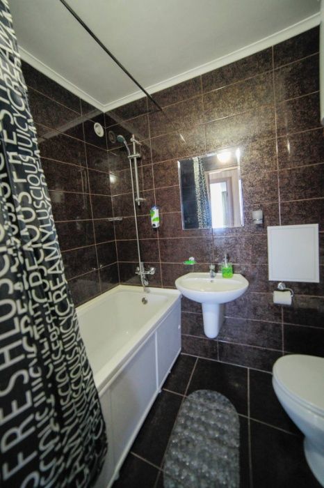 Подобова квартира біля Соборної з 2 окремими спальнями