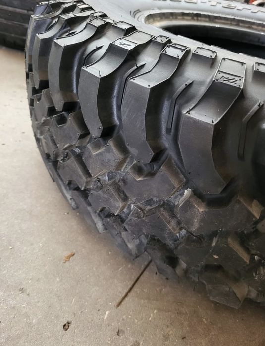 Pneu BFGoodrich Mud-Terrain T/A 265/75 R16