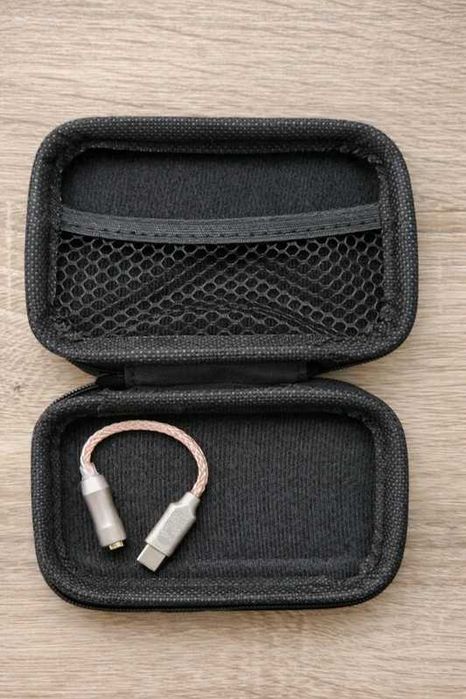 bitnom40 – CVJ Vivian IEM | Zestaw audio: DAC USB‑C + etui + słuchawki z mikrofonem