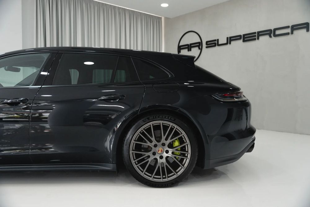 Porsche Panamera Sport Turismo 4 E-Hybrid Platinum Edition PDLS