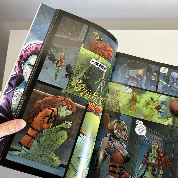 Batman: Arkham Unhinged Vol. 2 inglês Livro Banda Desenhada